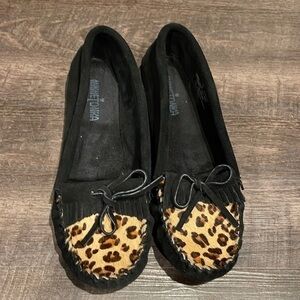 Minnetonka, leopard and black suede moccasin flats